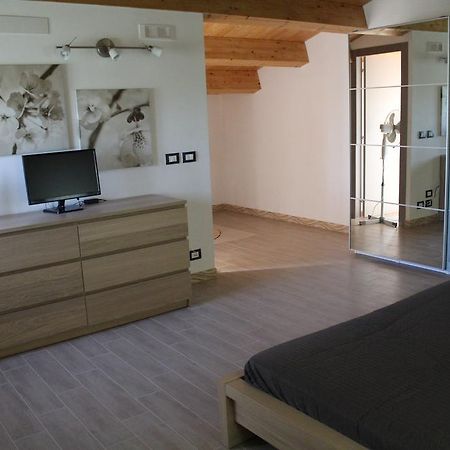 Appartamento Le Tre Palme Frigintini Room photo