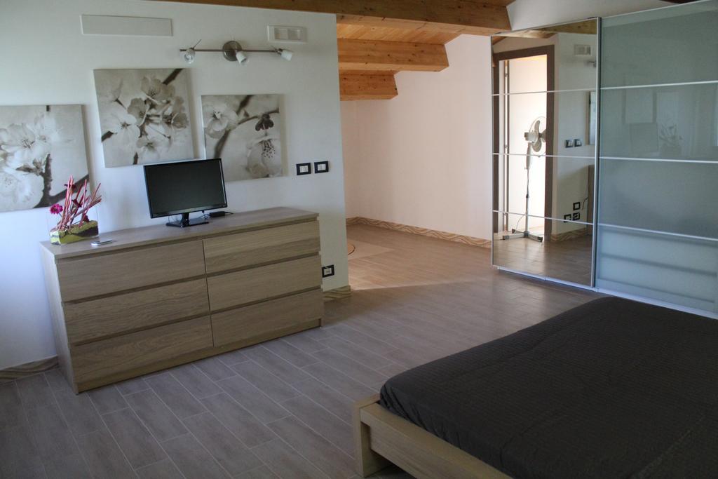 Appartamento Le Tre Palme Frigintini Room photo